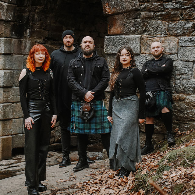 Royal Performers: Syr