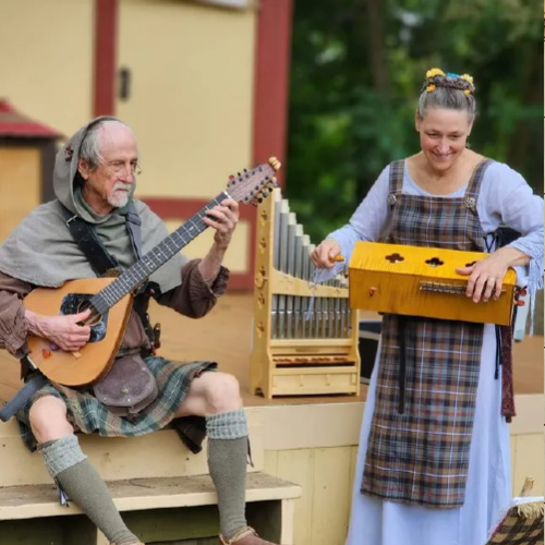 Royal Performers: Magnus and Maggie